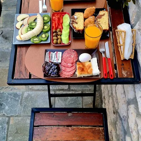 4 Rooms Boutique فندق Gjirokastër