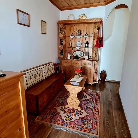 4 Rooms Boutique فندق 3*